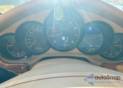 2013 Porsche Panamera 2 z USA, uszkodzony, nr VIN WP0AA2A77DL010215